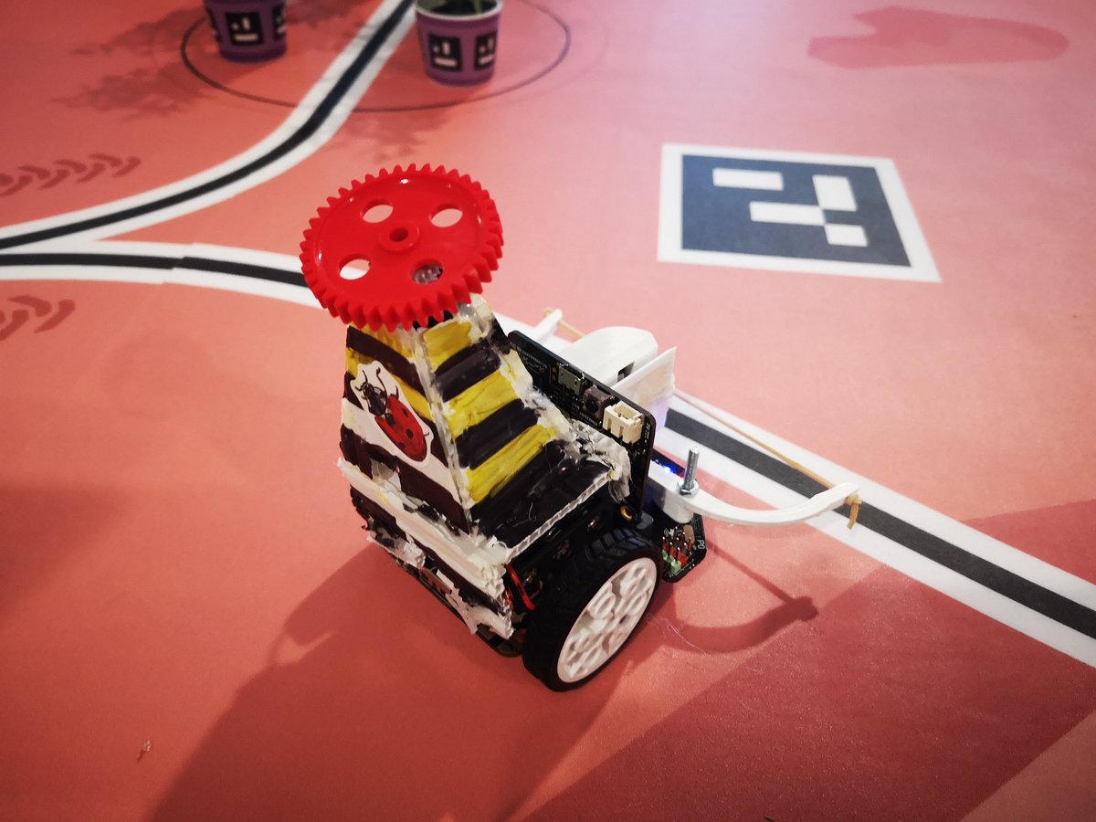 H12 - Tech Cellents de Vanves à la Coupe de Robotique Junior aux Oudairies. Les coccinelles pollinisent sur Mars. 🐞