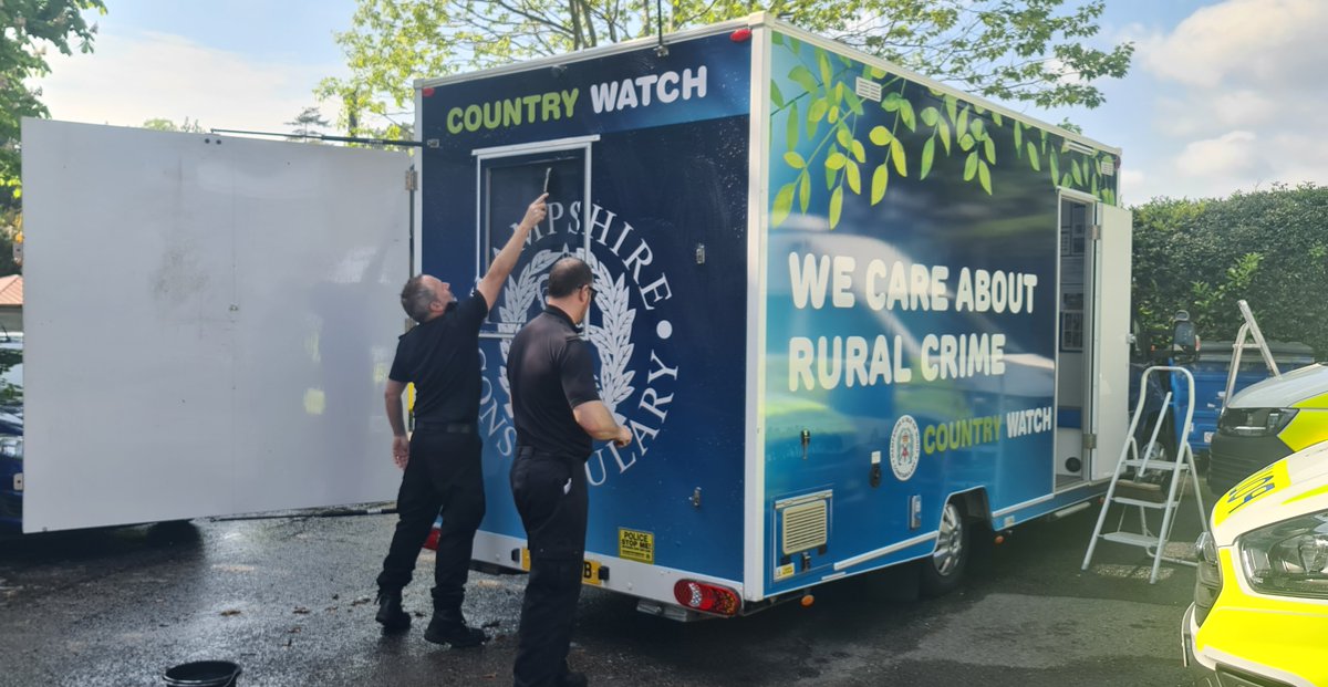 The Country Watch Team are getting ready for the upcoming show season. First show - PC Thelwell and PC Webb will be at the Conservation Awareness Day at Bucklers Hard, Beaulieu this Sunday, raising awareness on @SeabirdOp orlo.uk/XaGdm #HantsRural #10625