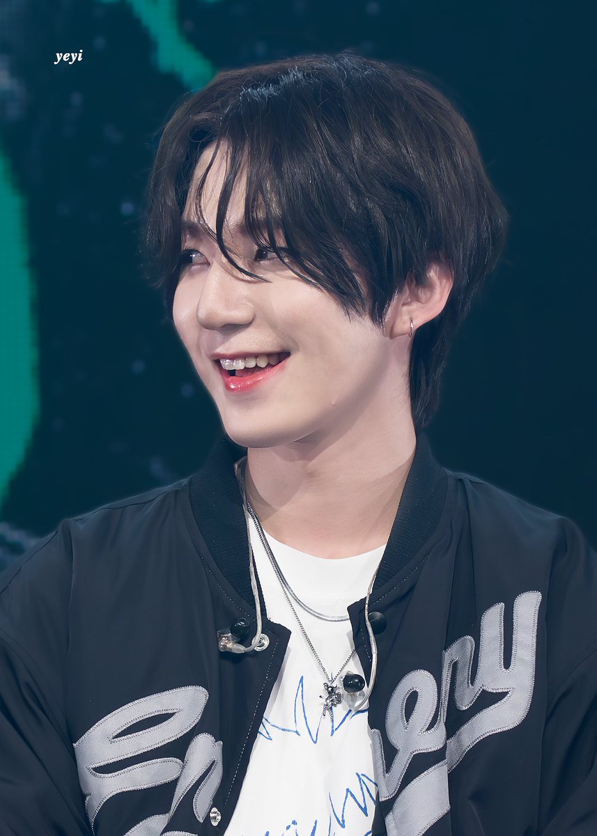 yeyi_ks59's tweet photo. 240425 OSAKA SHOWCASE 2부

#HappyRIVRday
- ̗̀강수생일 강수시 ̖́-
웃을 때 가장 예쁜 강수아 생일축하해⋆⸜♡⸝‍⋆

#RIVR #리버 #NOMAD #노매드 #신강수 https://t.co/P2gapcNITb