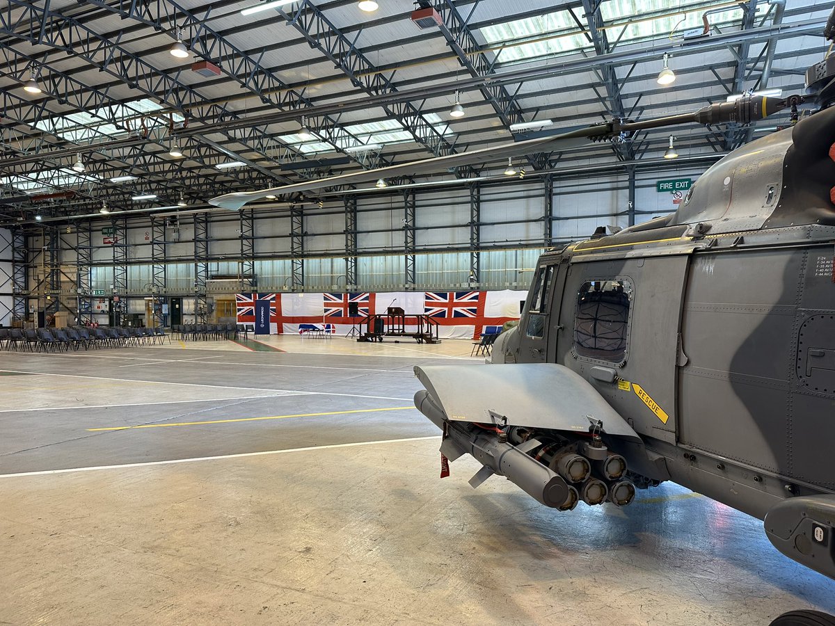 The hangar is set up at @825NAS for Course 10’s Wings Parade. Later this morning four aviators will be awarded their flying badges from RAdm Rimington after qualifying on the Wildcat HMA2! 🚁💥

@RNASYeovilton #FlyNavy