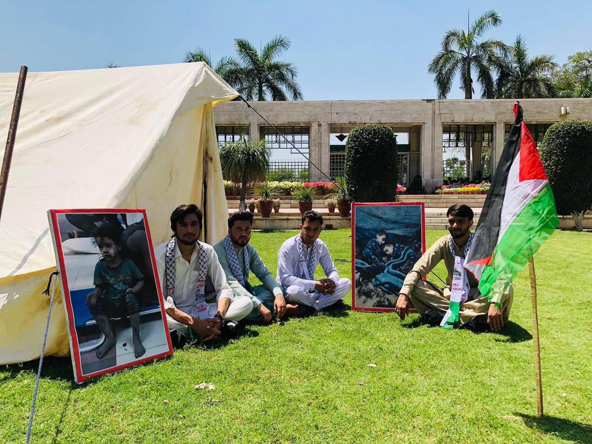 Students of University of Agriculture Peshawar organized a solidarity March and Ga*za Encampment for the solidarity with the people of G*za.

#JusticeForGazaCampaign #WeAreOne  #KPJamiat #JusticeForGaza #JamiatPK
