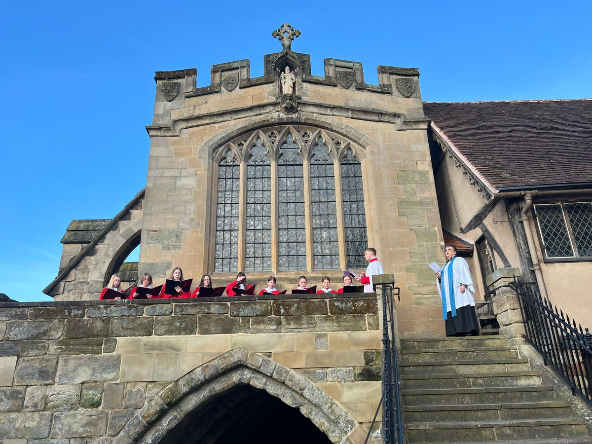 Thank you to our full choristers (and their parents) and members of the Back Row for two 7.00am Tower services today @StMarysWarwick and @LordLeycester, plus fantastic breakfast afterwards at the Tilted Wig @_cathedralmusic @CofE_Cov @moreWarwick @WarwickTCouncil
