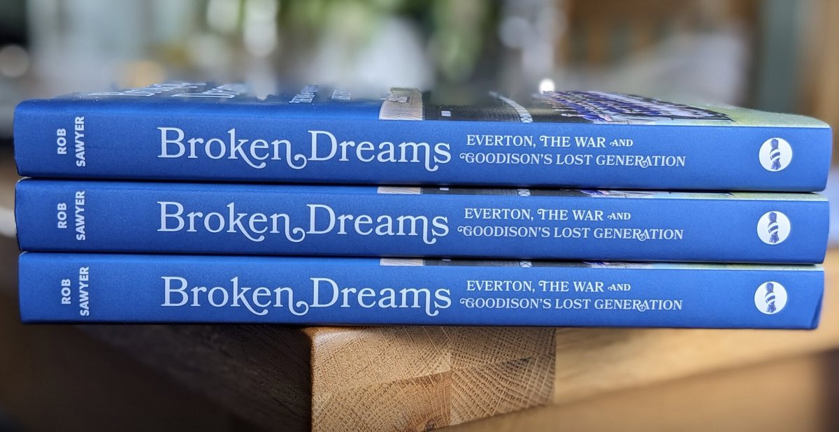 Everton’s no. 8 in the title-winning 1938/39 side: Stan Bentham. After several years on the fringes, Stan excelled at inside-right. Amazingly industrious - a real team player. Became a coach at EFC in the 1950s. He’s in Broken Dreams on @Toffeebooks : decoubertin.co.uk/catalogue/brok…