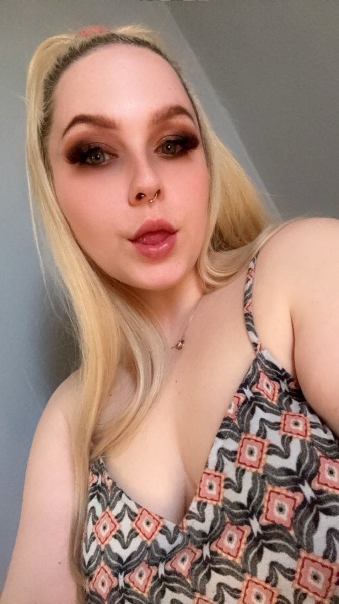 Available for sessions all day sluts 💞 Findom femdom paypig humanatm humiliation sph cei joi skype videocall domme