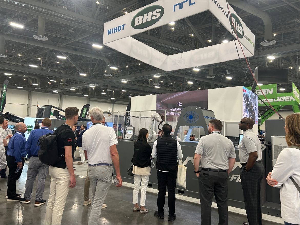 Sadako Technologies (@sadakotech) on Twitter photo Max-AI AQC-Flex, waste robotic sorter with <a href="/SadakoTech/">Sadako Technologies</a> AI vision inside, a shining star at the Waste Expo 2024 !!! 🌟 Max-AI AQC-Flex, waste robotic sorter with <a href="/SadakoTech/">Sadako Technologies</a> AI vision inside, a shining star at the Waste Expo 2024 !!! 🌟