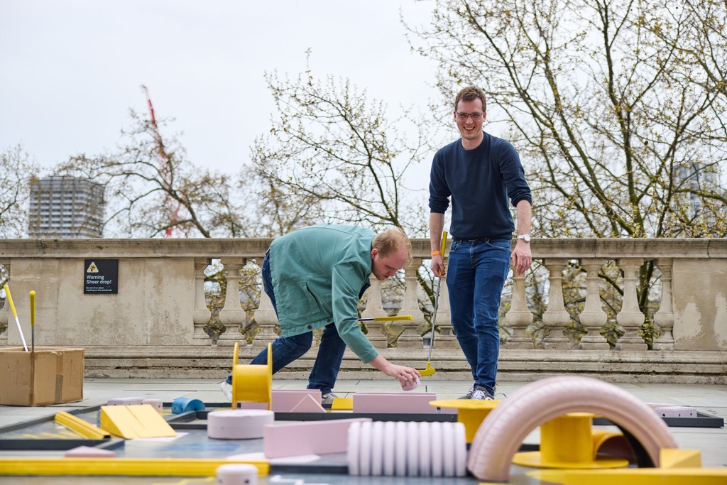 Lynn Love and Paul Gault's Game Designer was a highlight of the festival this year, bringing mini-golf to the River Terrace. Players could change the obstacles on the course AND the course itself! 📷 benpetercatchpole @somersethouse @londongamesfest