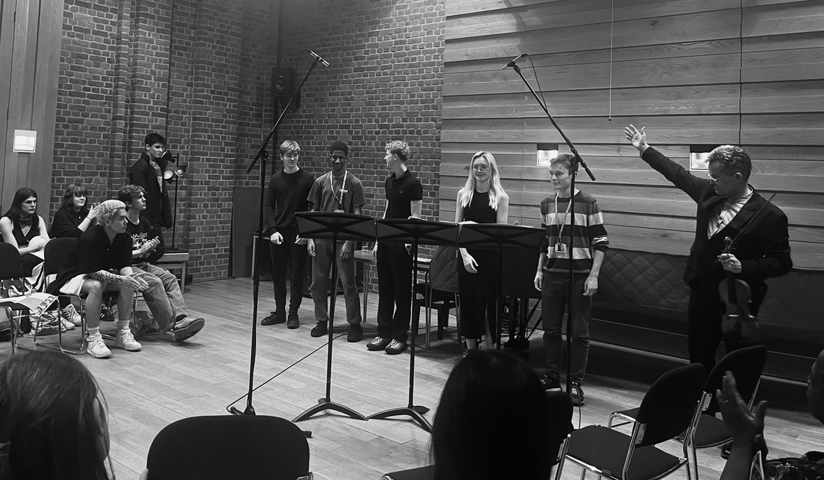 End of a great evening! Celebrating the work of 6 brilliant young composers @PurcellSchool + by Purcell., Mihailo Trandafilovski, Robert Saxton, Michael Small & Evis Sammoutis - Thanks to @AlisoninNorfolk for the vision & wonderful collaboration! Photo @mskaerved