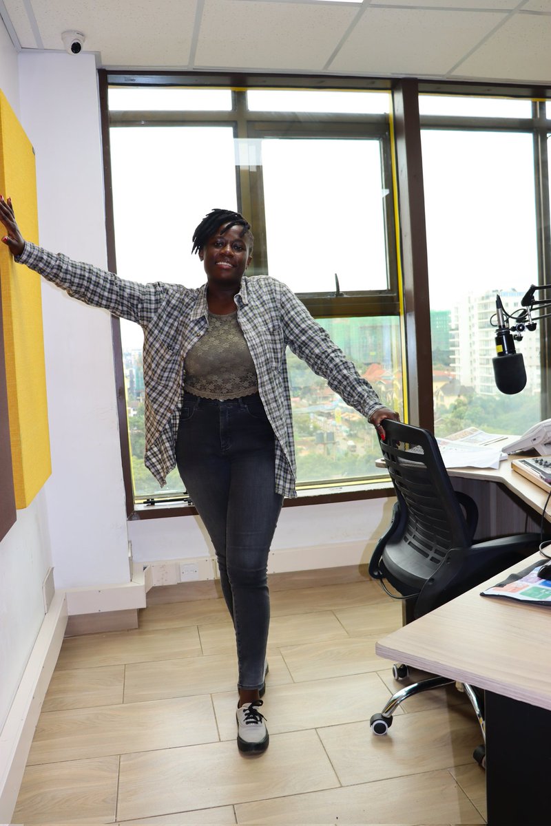 Wikendi tunaanza Mapema!💯

It's your girl @Stellavenesa on #NiajeNiaje with good music & positive vibes!👍🏾

Unamilizia wiki ukiwa wapi?🔥📻