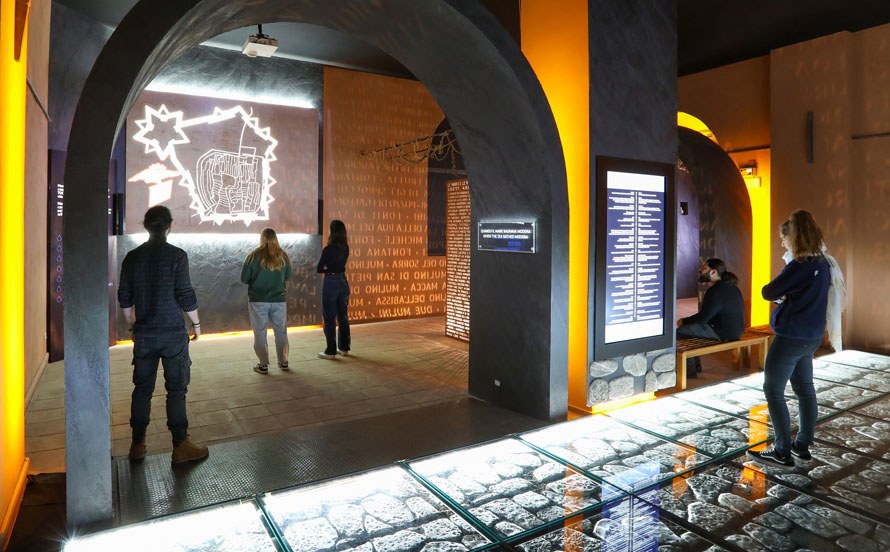 👓'Avia Pervia', la nuova sala immersiva a Palazzo dei Musei 📆Sabato 11 maggio, inaugura la sala immersiva che congiunge presente e passato di #Modena: un viaggio emozionale nelle epoche della città con anche percorsi interattivi ▶️ tinyurl.com/57ayeeu6