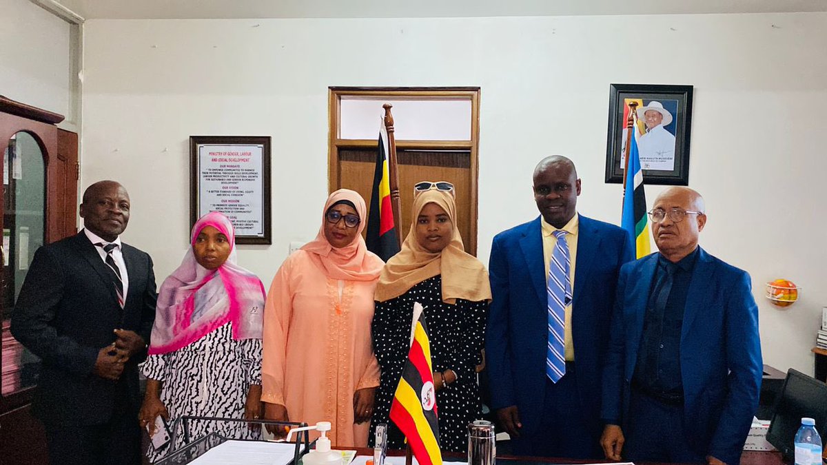 On Tuesday, at his office, Hon. @BalaamAteenyiDr welcomed a delegation from Union of the Comoros led by Hon Mr Djaanfar Salim , the minister for youth, employment, labour,sports, Arts culture.