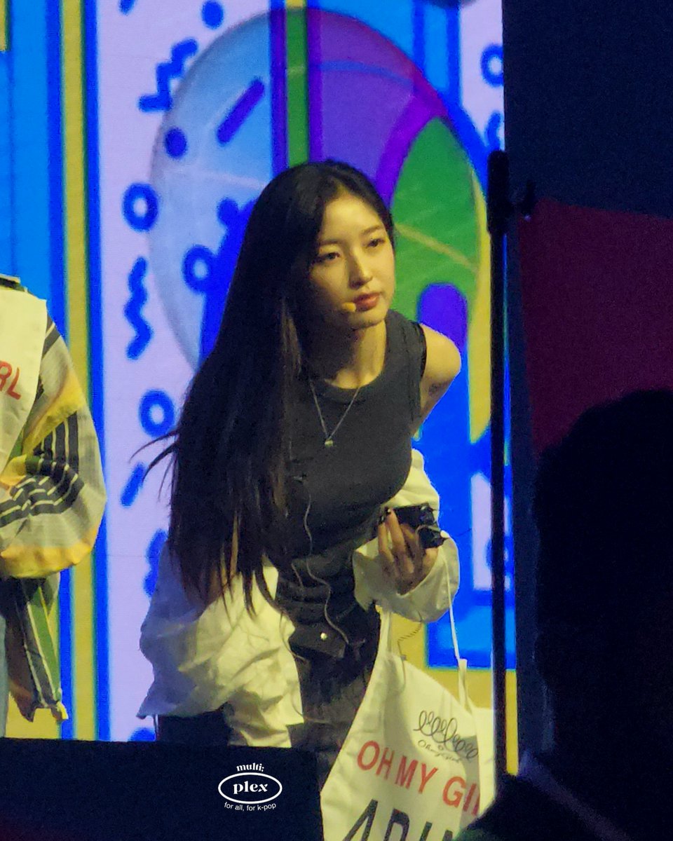 multi_plex_'s tweet image. 240506 Seoul my Soul in Dubai - OH MY GIRL

Arin during sound check!
She's so pretty 🥹

#오마이걸 #OHMYGIRL #아린 #ARIN