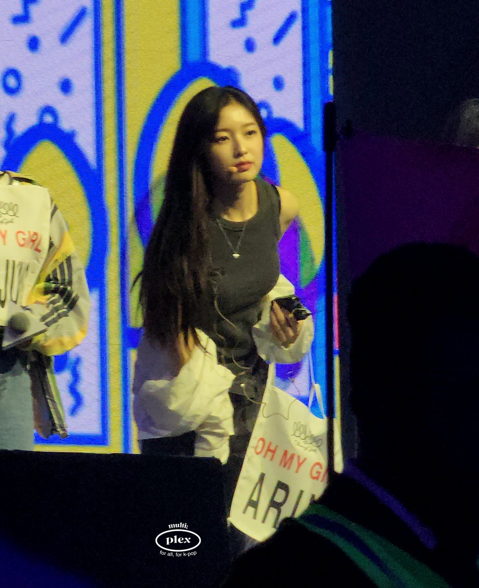 multi_plex_'s tweet image. 240506 Seoul my Soul in Dubai - OH MY GIRL

Arin during sound check!
She's so pretty 🥹

#오마이걸 #OHMYGIRL #아린 #ARIN
