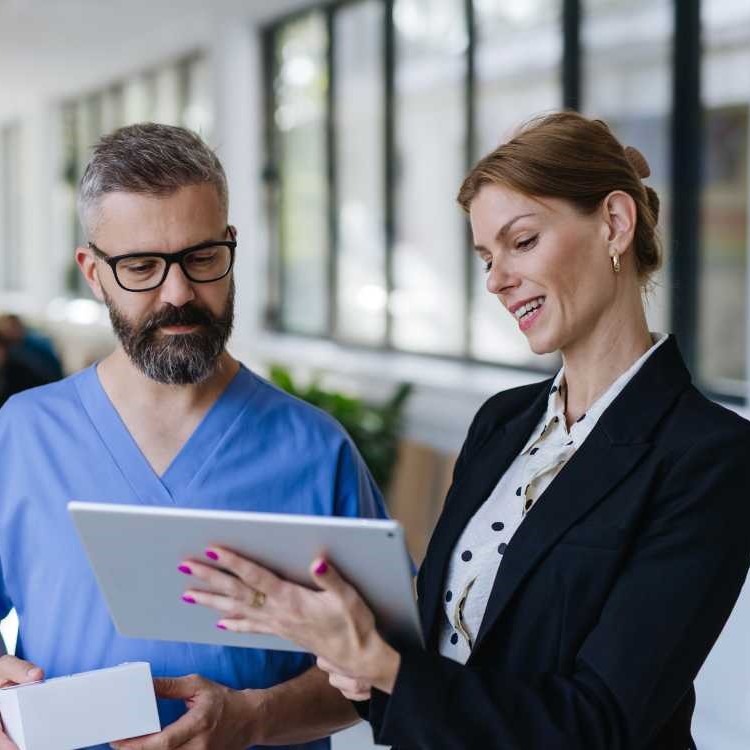 In this article, Saduf Ali-Drakesmith, Director at @Hyland, explores why we need more #FemaleLeadership in #Healthcare 🏥 With years of experience in healthcare & technology, Saduf champions inclusive workplaces where everyone can thrive & contribute. ➡️bit.ly/3JyPETQ