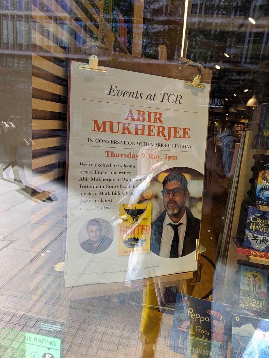 Shame I'm heading back home after a brief trip to London because L👀k who is at @WaterstonesTCR tonight; @radiomukhers talking about #Hunted with @MarkBillingham If you're in #London go!