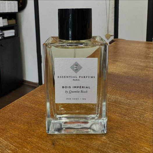 rosinaperfumery's tweet photo. Welcome to Essential Parfums
BOIS IMPÉRIAL 📷📷
By Quentin Bisch
#quentinbisch #boisimperial #essentialparfums #rosinaperfumery #nicheperfume #nicheperfumery #greece #glyfada https://t.co/KgF5L56iup