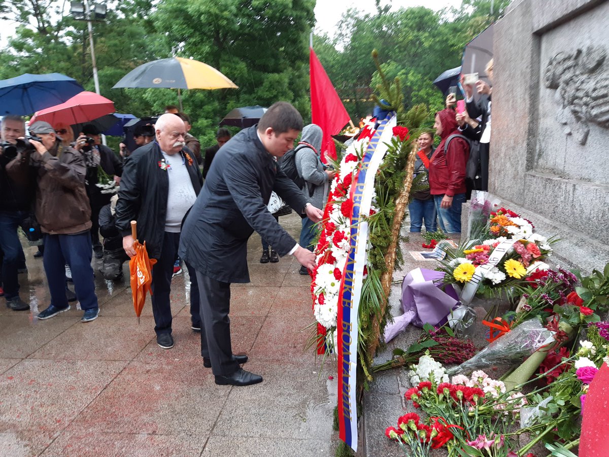 #BY80 Belarusian 🇧🇾 diplomats in Bulgaria together with colleagues from Russia, Azerbajan, Armenia, Kazakhstan, Serbia, Vietnam, China and Cuba took part in the wreath-laying ceremony at the mass grave of soldiers who died during the Great Patriotic War (Kostnitsa) in Sofia…