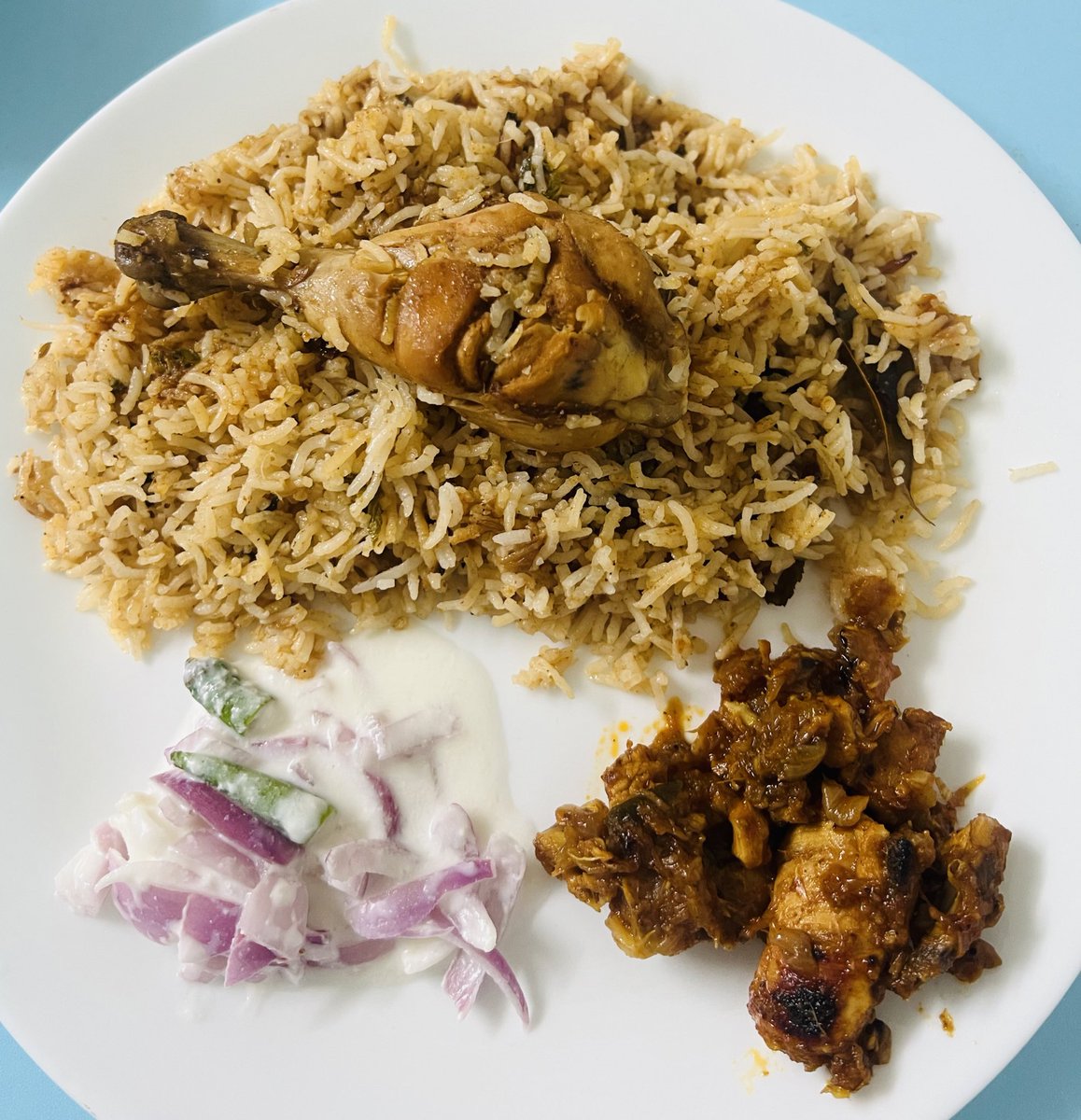 #Lunch : Dum Masala Biryani, Yarra Kaaram Aragodi 🥳🥳🥳 ** Chicken Dum Biryani ** Chicken Curry ** Raita #Food #RJY