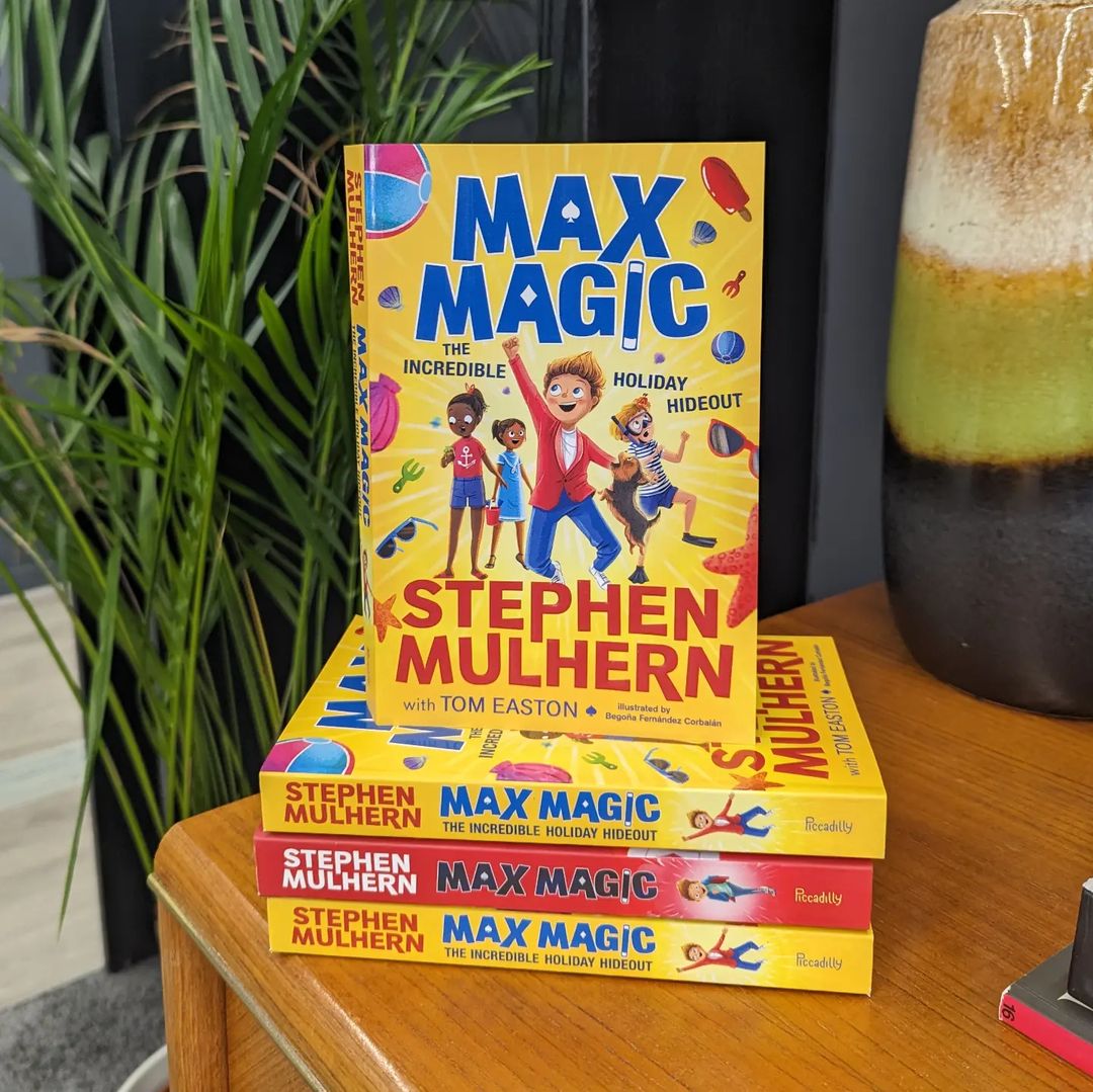 Happy publication day to <a href="/StephenMulhern/">Stephen Mulhern</a> with his latest book Max Magic 3: The Incredible Holiday Hideout.

Filled with magic, mischief and hijinks, it's the perfect read for kids this summer 🌞

Available in bookshops and online today.