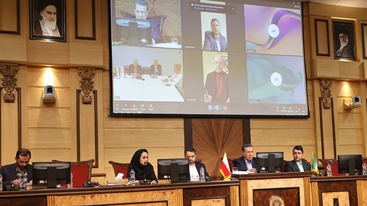Mr. Samad Hassanzadeh, The President of @IranChamber of Commerce in an online meeting with Marek Kłoczko, CEO of Polish Chamber of Commerce @wwwkigpl discussed the ways to improve economic ties between 🇮🇷 and 🇵🇱 .