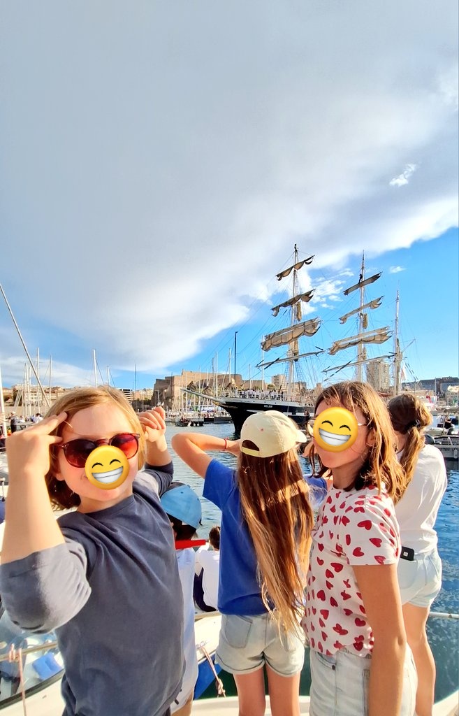 isagayte's tweet photo. L'arrivée du Belem dans le Vieux Port https://t.co/fnuFitaPyc