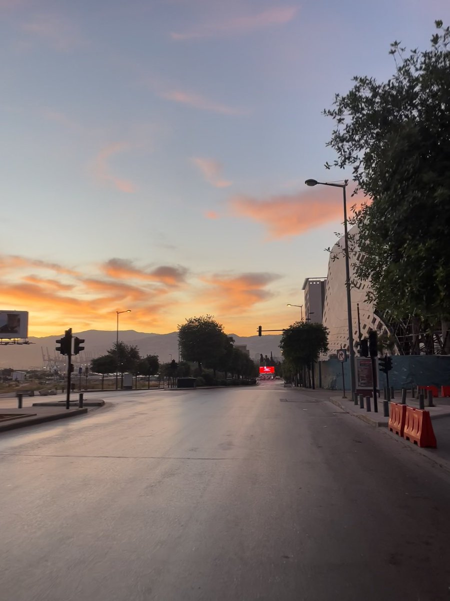 AZKARKOUR's tweet photo. What did my ride in #Beirut this morning look like?
#Cycling Beirut dawn
#Lebanon 5:35 am https://t.co/6KTDuRW3gz