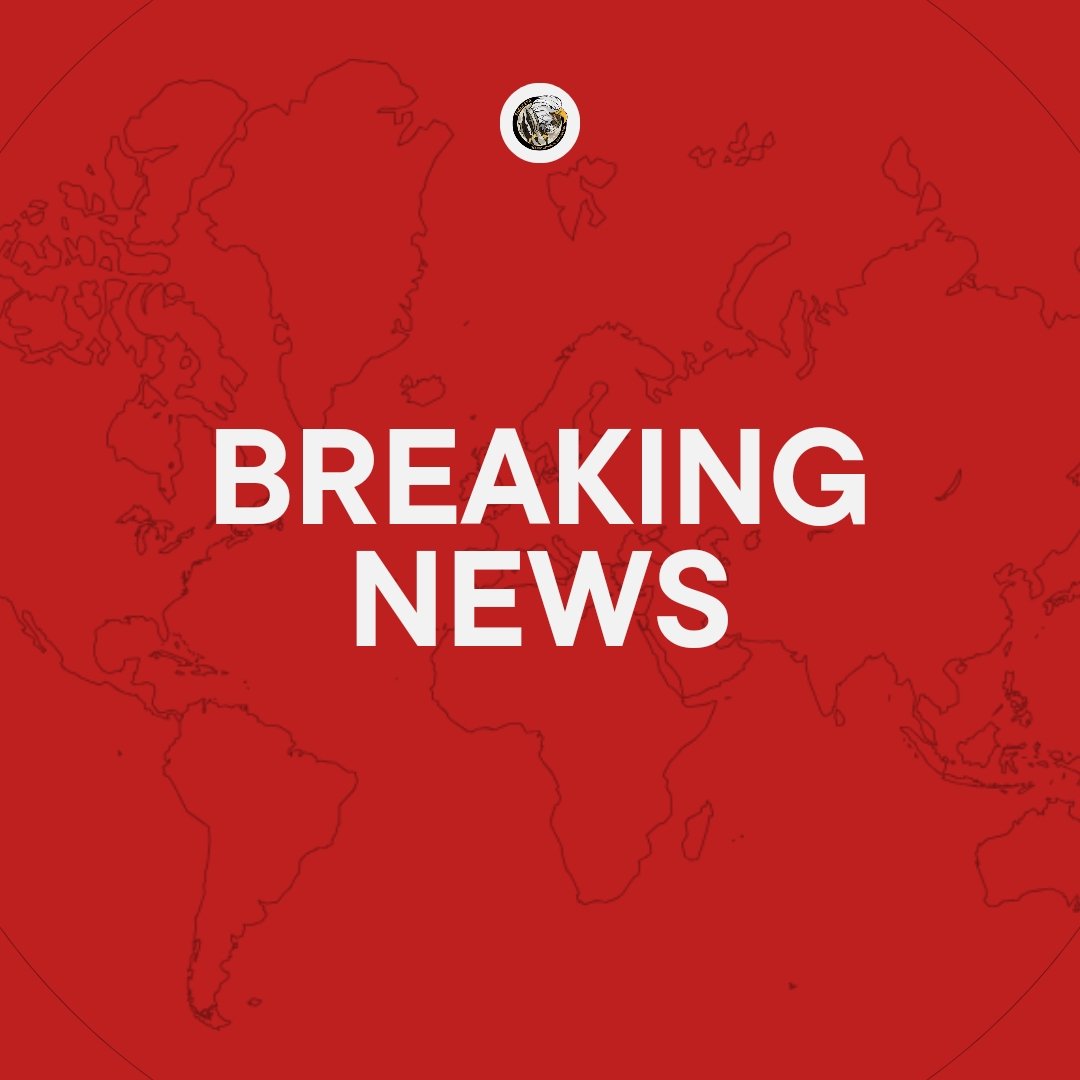 zarrar_11PK's tweet photo. #BreakingNews: 𝐒𝐞𝐯𝐞𝐧 𝐈𝐧𝐧𝐨𝐜𝐞𝐧𝐭 𝐍𝐨𝐧-𝐋𝐨𝐜𝐚𝐥 𝐑𝐞𝐬𝐢𝐝𝐞𝐧𝐭𝐬 𝐌𝐚𝐫𝐭𝐲𝐫𝐞𝐝 𝐢𝐧 𝐃𝐞𝐚𝐝𝐥𝐲 𝐀𝐭𝐭𝐚𝐜𝐤 𝐢𝐧 #𝐆𝐰𝐚𝐝𝐚𝐫, 𝐎𝐧𝐞 𝐈𝐧𝐣𝐮𝐫𝐞𝐝

▪️Unidentified miscreants stormed a residential quarter and opened fire. The deceased hailed from #Khanewal, #Punjab.

▪️Gwadar police reported that the victims were living in a residential quarter and working at a local barber shop. After the attack, authorities swiftly transported the bodies and the injured individual to Gwadar Hospital.

#Balochistan #Pakistan
