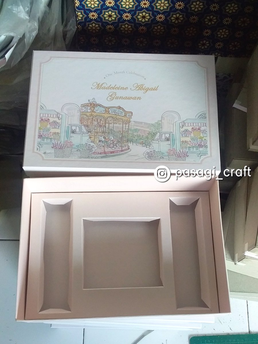 Custom Giftbox

For more info please contact us:
wa.me/6287822004619

#giftbox 
#packagingdesign 
#cimahi
#boxsouvenir
#hampers