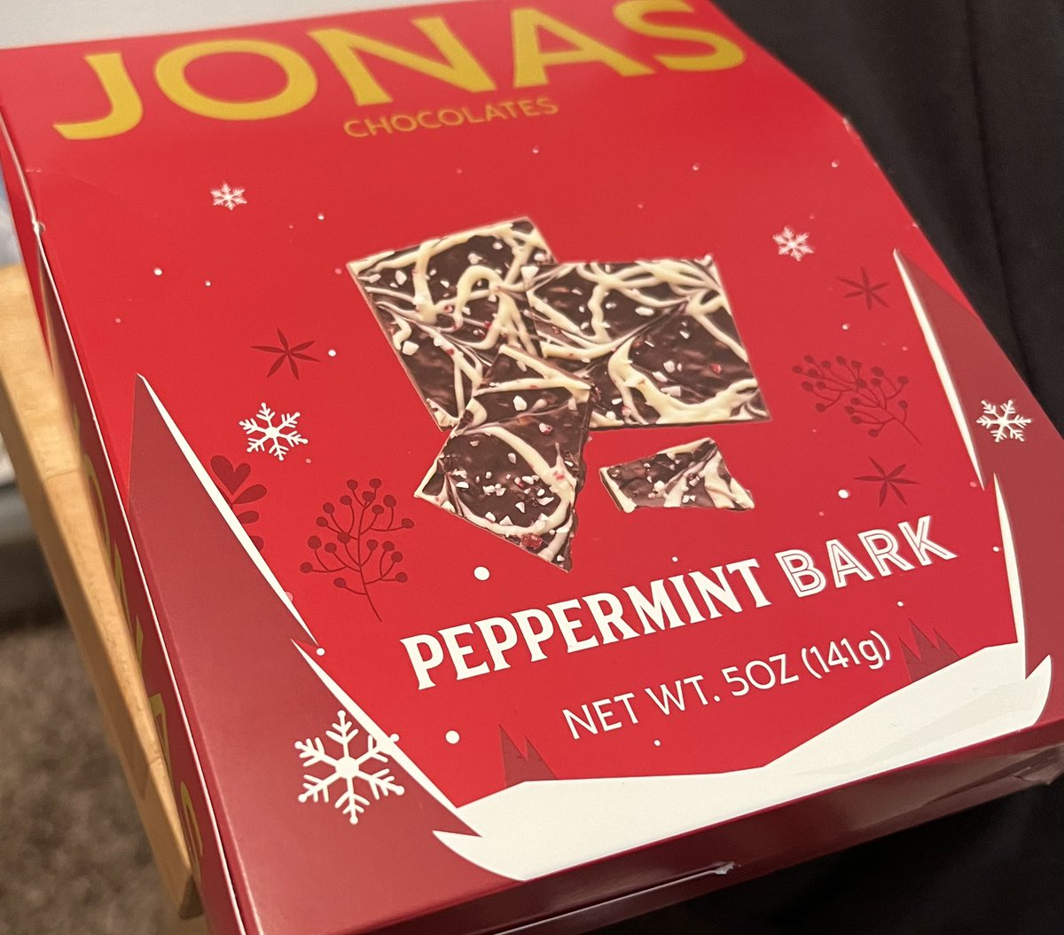 essita_cook's tweet image. Eating some @jonasbrothers chocolates #JONASChocolates !! #BOMBDIGGITY @joejonas @kevinjonas @nickjonas !!