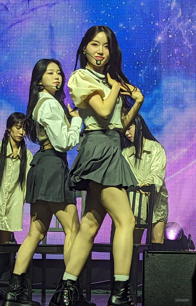 potatotheorbit's tweet photo. 230926 Loossemble: the US Debut Ceremony in Houston

#Loossemble #루셈블 #Hyunjin #현진 #Gowon #고원 #LoossembleHouston https://t.co/Obq9bbAznx