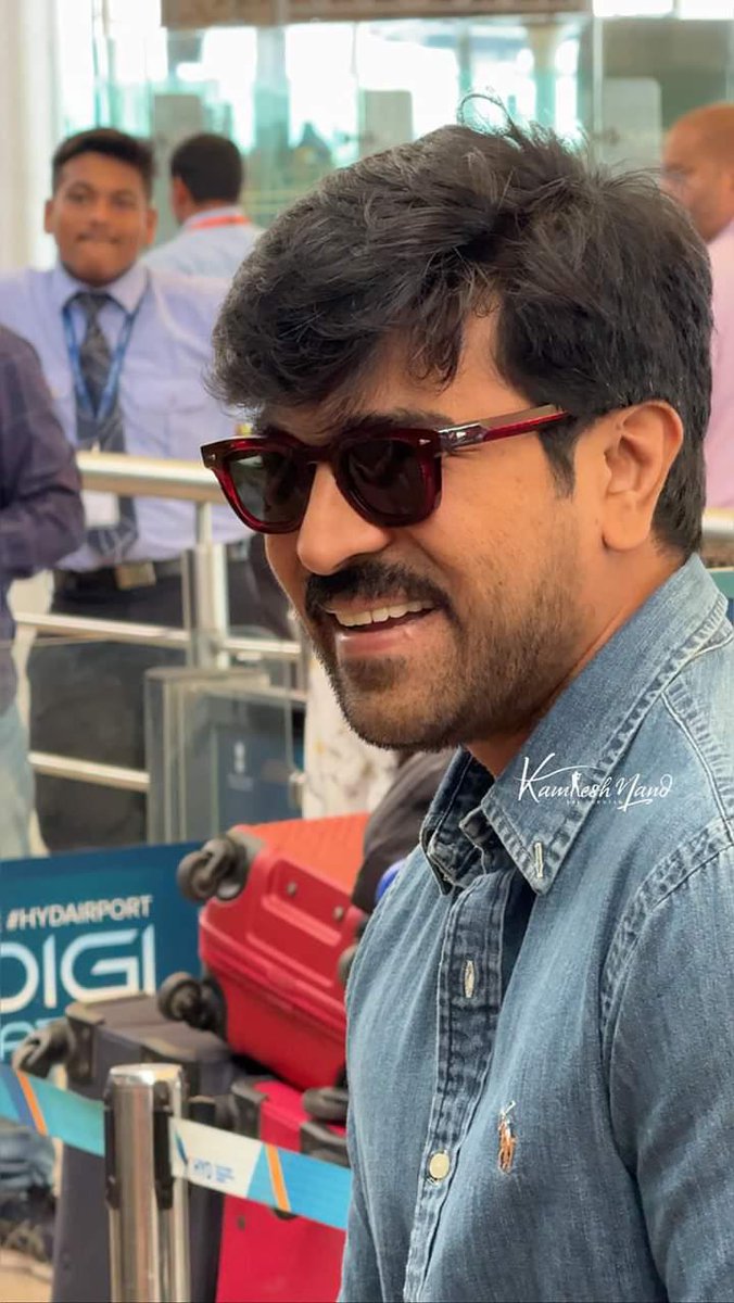 STYLISH CHARAN @AlwaysRamCharan Off to Delhi for receiving his Father DR.PADMAVIBHUSHAN CHIRANJEEVI Awardee at Delhi alone with Family 🤩🤩💥 Messy Hair and LOOKSSSSSSSS 😎😉🤩 #GameChanger #RamCharan 🦁👑
