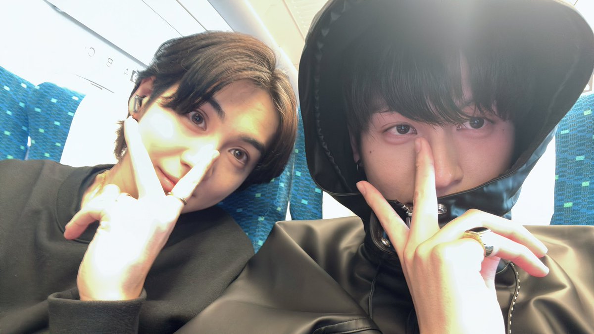 makoto_lo_olzzz's tweet photo. 席隣👦🏻👦🏻 https://t.co/JdtCfenArl