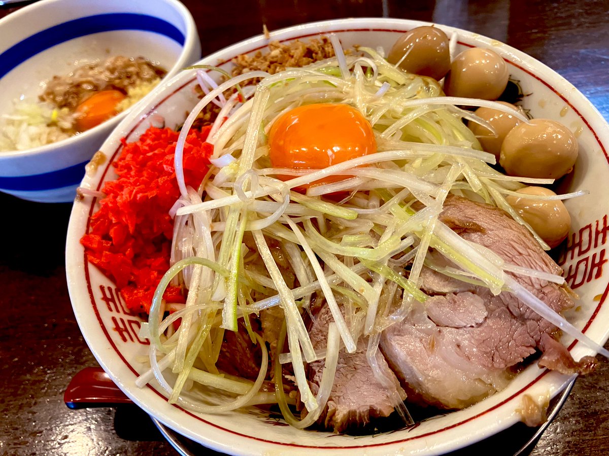 今日のランチ
麺屋櫻弐さん
ラーメン(並)汁なしシークワーサー変更YsB
tpコッコマンAうずらちゃん味付白髪
自分的No.1オーダー
やっぱりコレ最高😃