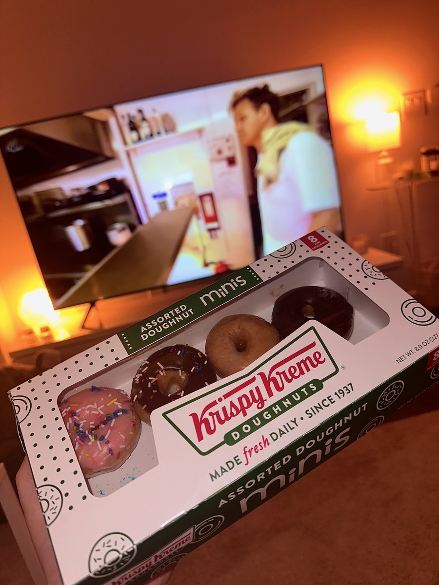 Tried Krispy Kreme for the first time today! I must say it do be better than Dunkin’ Donuts🍩 Thank you for all the recommendations, will try again! Score: 9/10