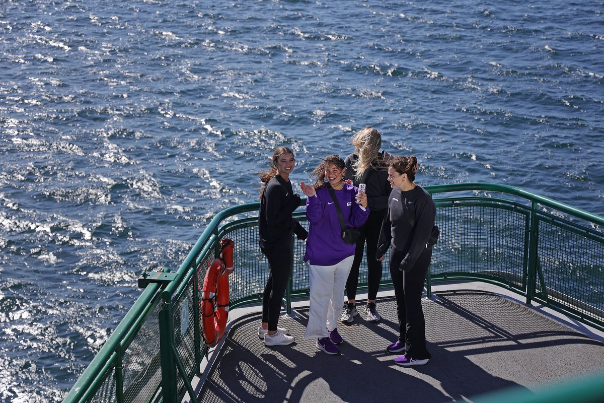 Took a lil trip to Bainbridge Island 🎡⛴️ #LopesUp