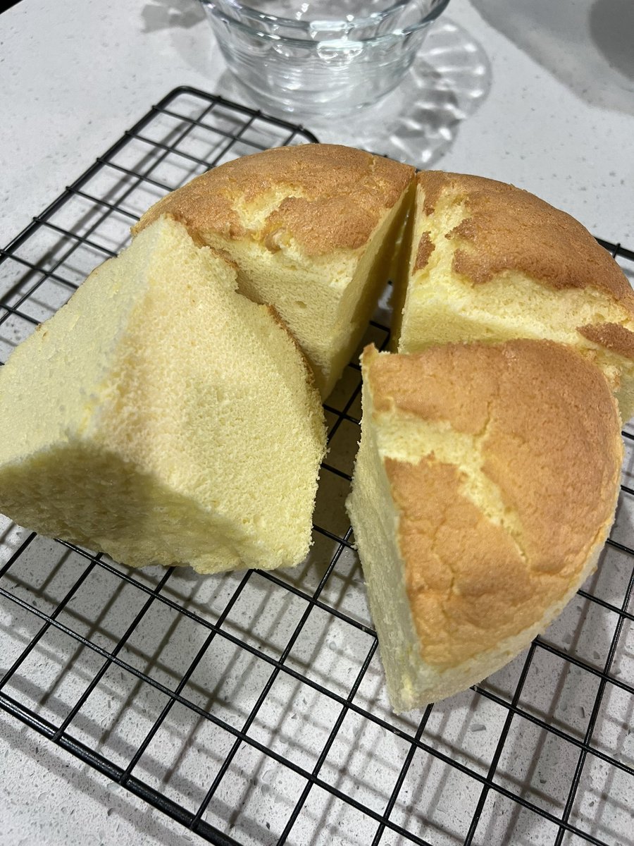 六寸戚風，水浴。