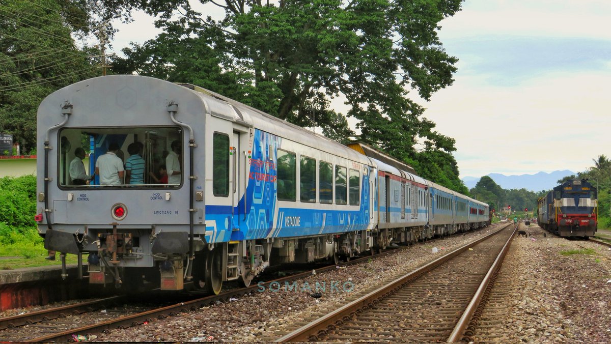 05777 New Jalpaiguri - Alipurduar Jn Tourist Special standing at Chalsa. The Dooars route is very scenic travelling by Vistadome is really worth. Date of Pic :- 11/09/2021. . @RailMinIndia @RailNf @Ananth_IRAS #vistadome #travelphotography #dooars