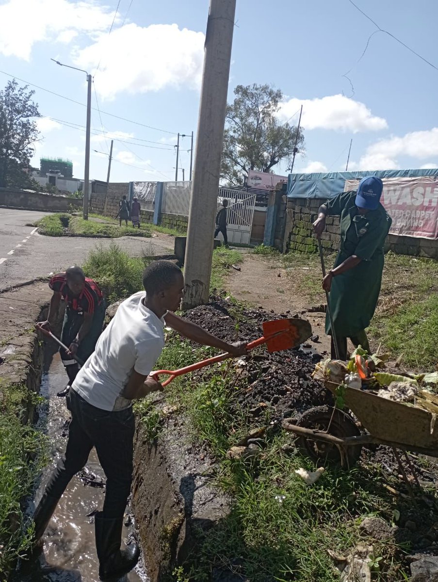 Nairobi's Green Army proves that small actions can lead to big changes. Let's all do our part, whether it's picking up litter or conserving water, to create a cleaner, greener city for all. #SakajaNaKazi
Green Army Iko Kazi
