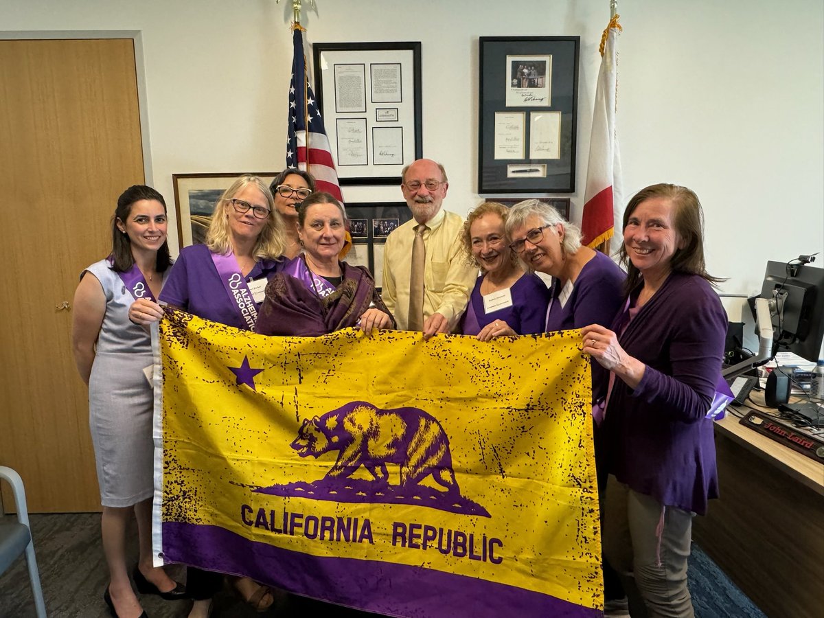 Great visit with @SenJohnLaird by family advocates from the Alzheimer's Association. Thank you for giving us your ear. #Care4Alz