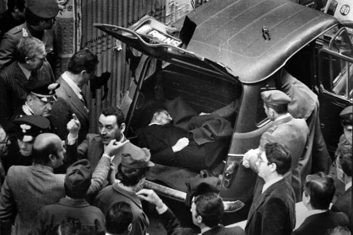 🇮🇹 #DOTD #OTD #9May #Death #Rome Monday 9 May 1978, the day that the body of Aldo Moro was found in the back of a red Renault 4 on the Via Michelangelo Caetani in the historic centre of Rome, after 55 days of disputes, extensive searches and proposed compromises, Thursday 16…