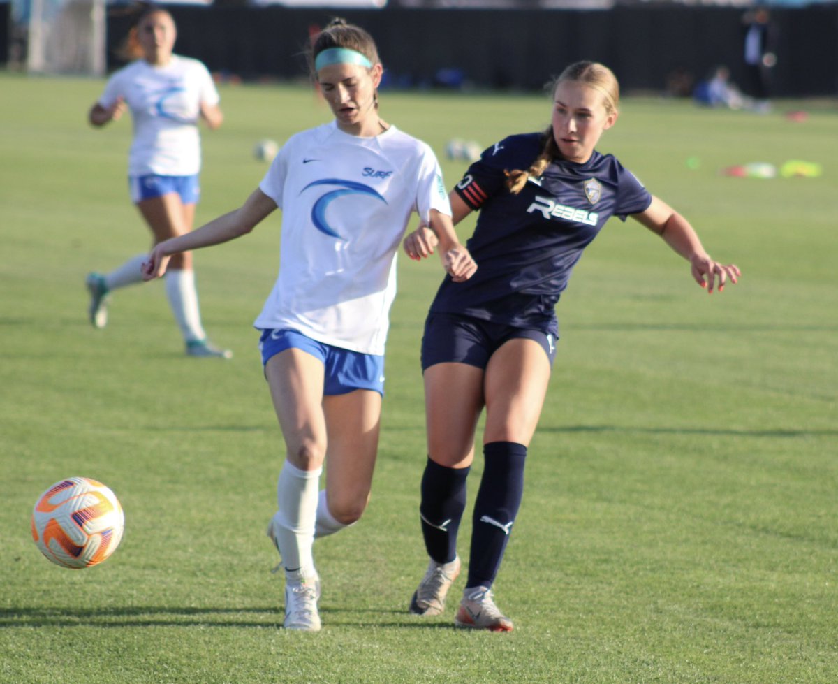 KeiraBaranski's tweet photo. Didn’t win tonight but always fun to play this team @RebelsSDSoccer @ECNLgirls, 2 more league games then playoffs in Seattle
#someday #webattled #soccer #ecnlgirls #sonoran #southwest https://t.co/MXi5eV2vWy
