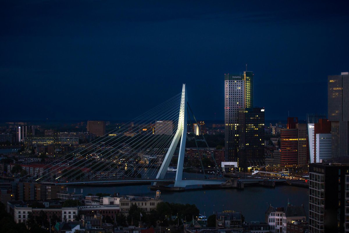 Crepusculum

Twilight to blue hour over Rotterdam
(Seen from the Euromast)

@Gallery365photo
#Gallery365in2024 
#Gallery365in2024DailyPrompt