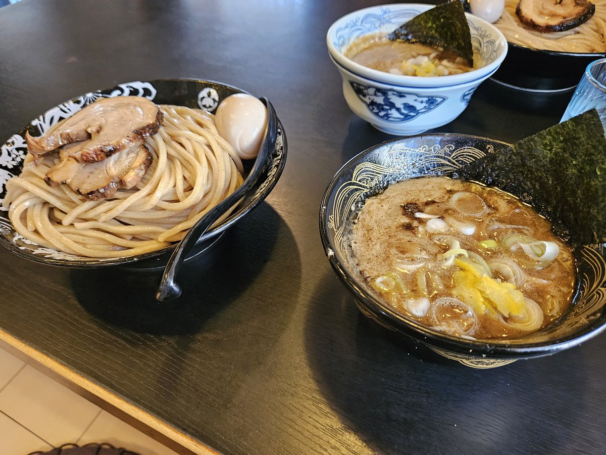 toadhitbyacar's tweet photo. つけ麺 https://t.co/slcJvT7WDB
