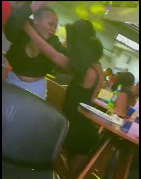 Drama as two lesb!ans fight in a club over a man Watch 👇