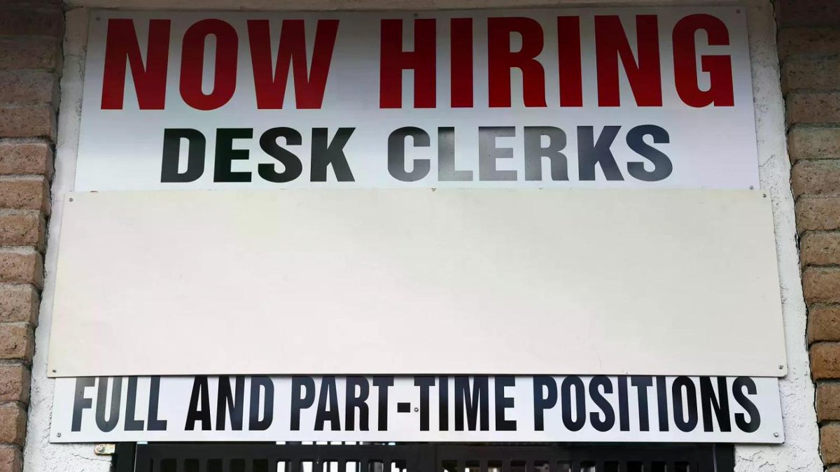 Thousands of Americans quit their jobs newsweek.com/thousands-amer…