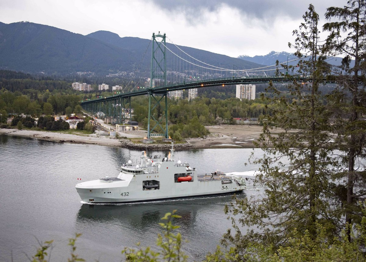 It was wonderful hosting our Commodore-in-Chief of the Pacific Fleet for the Commissioning of HMCS MAX BERNAYS. Below is a wonderful image of MAX, with the Princess Royal embarked, passing under the Lions Gate Bridge as the ship departs Vancouver after the ceremony.