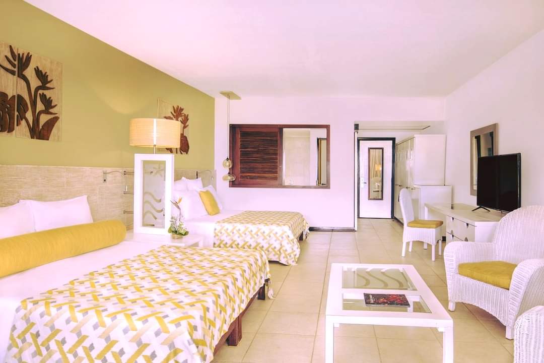 beachtag's tweet photo. ☀️Pocketful of Sunshine
📍Victoria Beachcomber Resort & Spa
Deluxe Room Ground floor - Rooms located on the ground floor of the resort. Victoria Beachcomber Resort rooms are among the largest and most stylish in the 4-star category on the island. https://t.co/fx50tApzbh