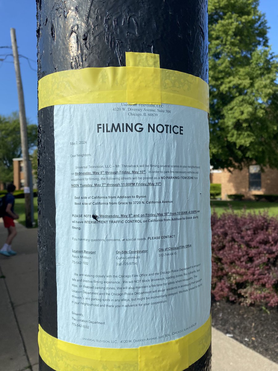 Hey <a href="/ChicagoDCASE/">Chicago DCASE</a> (specifically the film office), is this allowed?
Ironically, the they were not blocking the bike lane* instead they were in the park lane. But had there been an actual protected bike lane, would the permit allow?
cc: <a href="/bikelaneuprise/">Bike Lane Uprising®</a> 
*paint is not infrastructure