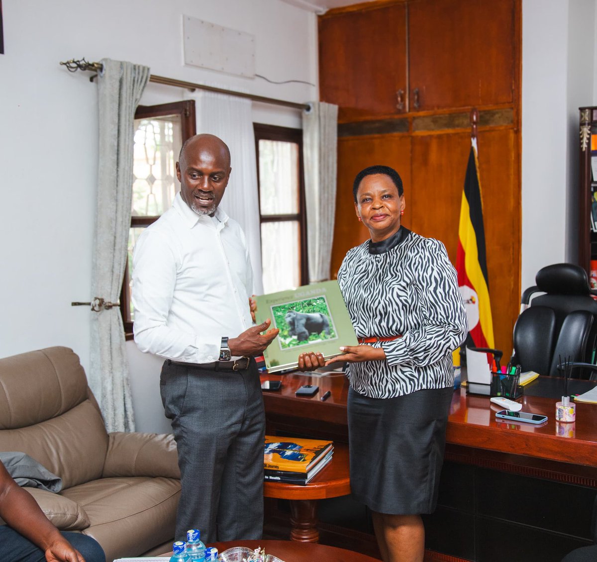 Yesterday, @ShieldInvestors head, Afande @edthnaka had a fruitful discussion with Senior Journalist @AndrewMwenda, about usage of Electronic Investors Protection Portal protection.statehouseinvest.go.ug on how to protect investors. Investors are encouraged to use it. #EmpoweringInvestors