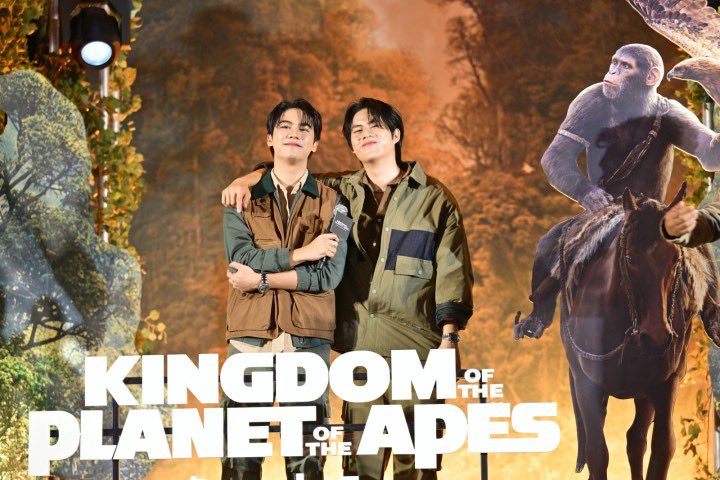 ติ๊ก-ใหม่ ยกทีมเหล่าคนดังสร้างปรากฏการณ์ #ยุควานร ร่วมกาล่าเปิดตัวภาพยนตร์แอ็กชันผจญภัยฟอร์มยักษ์แห่งปี “Kingdom of the Planet of the Apes อาณาจักรแห่งพิภพวานร” ก่อนฉายจริง 9 พฤษภาคมนี้ ในโรงภาพยนตร์

อ่านเพิ่มเติม: facebook.com/share/p/k3xWio…

#KingdomOfThePlanetOfTheApesTH…