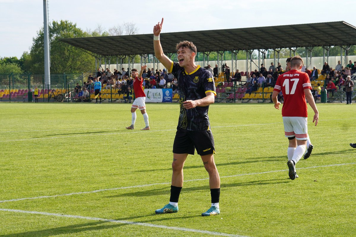 Kamil Kurianowicz - najlepszy strzelec reprezentacji @DolZPN w obecnej edycji #UEFARegionsCup 🔥

Trafienia w meczach ze @SlaskiZPN i @OpolskiZPN miały duży wpływ na awans naszej kadry do finałów Mistrzostw Polski🔝

Na naszym kanale znajdziecie wypowiedzi po wczorajszym meczu z…